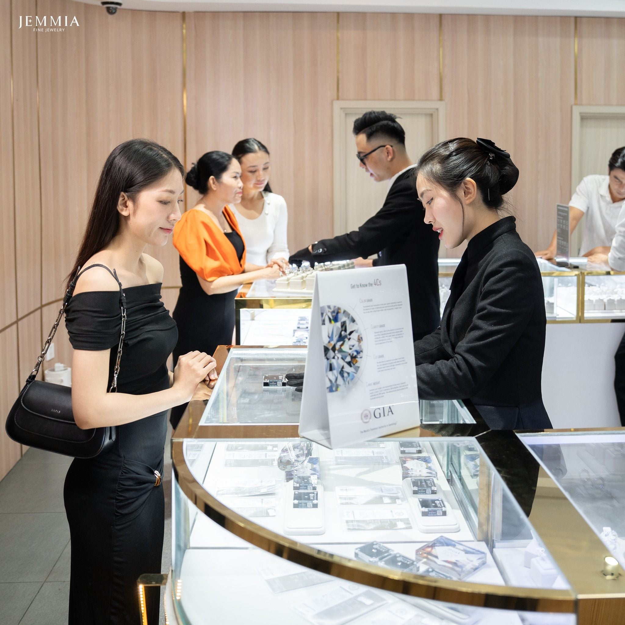 Jemmia- Địa điểm mua kim cương uy tín