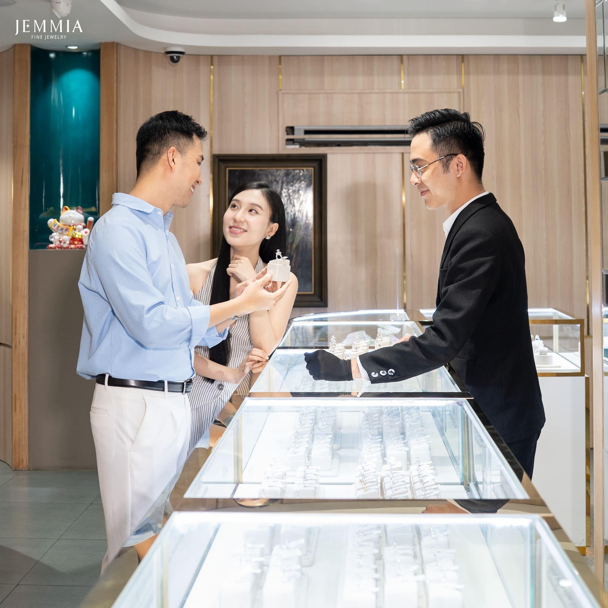 Jemmia - reputable place to buy diamonds